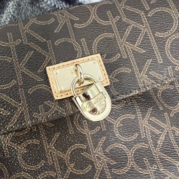 Calvin Klein crossbody purse - Picture 5 of 5